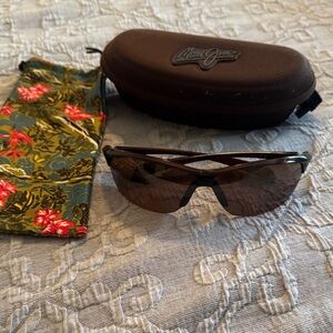 Maui Jim Sunglasses with Floral Pouch